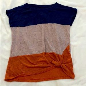 Tri-color knotted shirt
